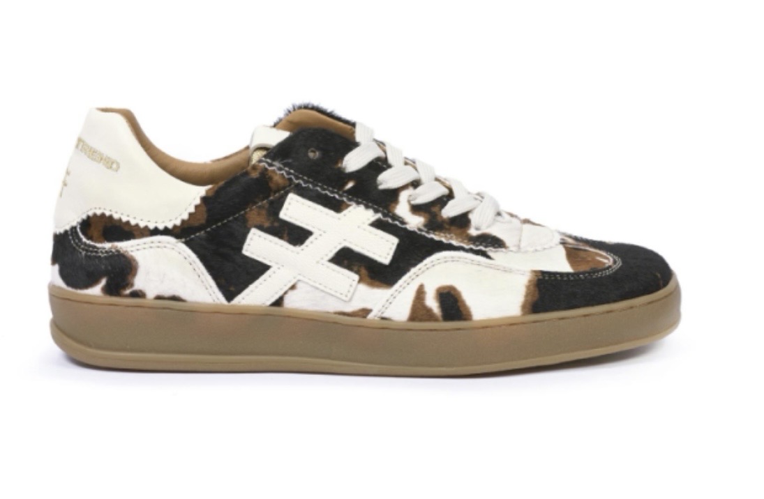 Footwear 37